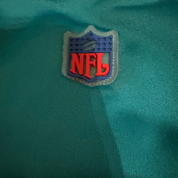 NFL Miami Dolphins Pull Over. - Picture 3 of 4
